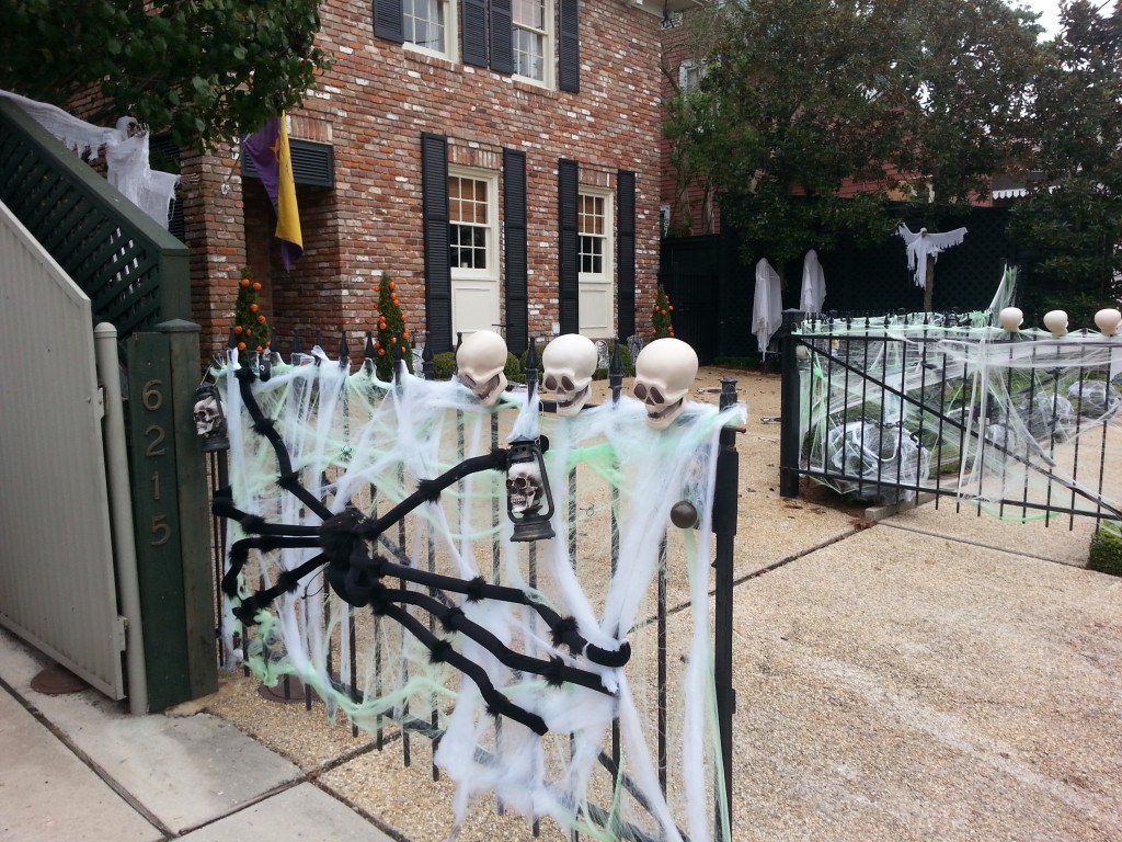 MYOMG Guide to the Best (And Worst) Halloween Decorations in Uptown New ...